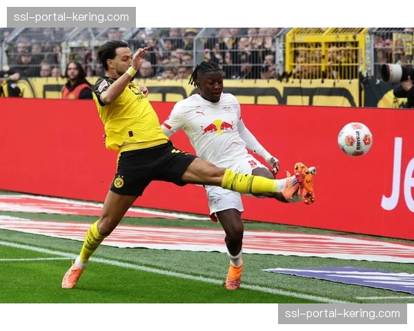 特写镜头：莱比锡小将塞斯科打进德甲处子球后激动落泪